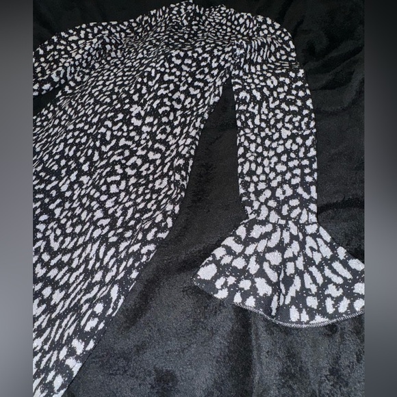 MICHAEL Michael Kors Size Small Black Animal Print Metallic Sweater Dress! - Picture 6 of 12